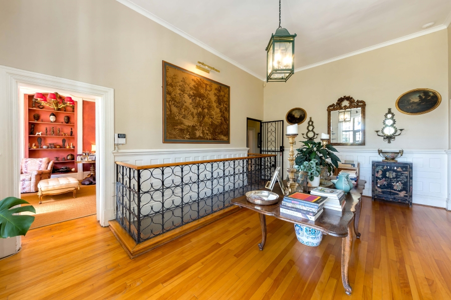 4 Bedroom Property for Sale in Oranjezicht Western Cape